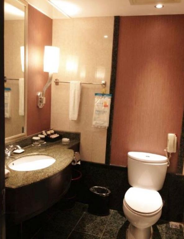 Yunheng Hotel Neijiang Экстерьер фото